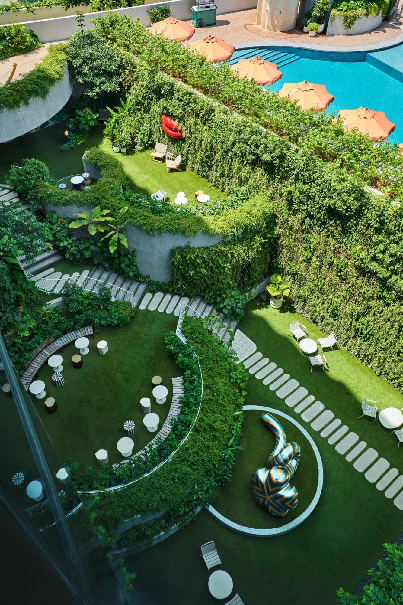 The Standard, Khách sạn 5*