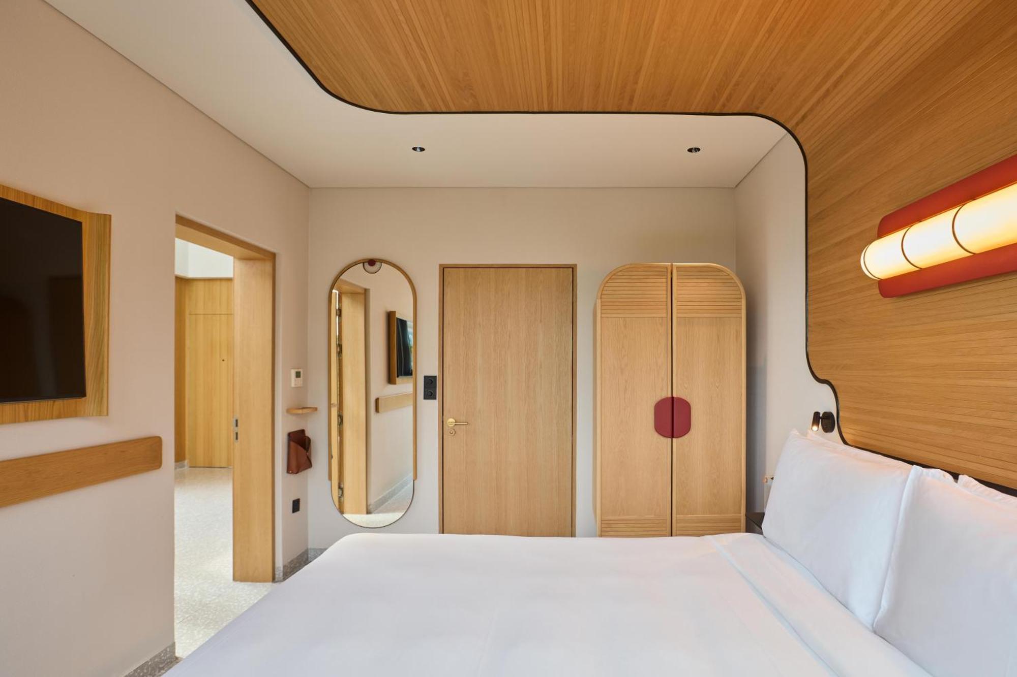 The Standard, 5*