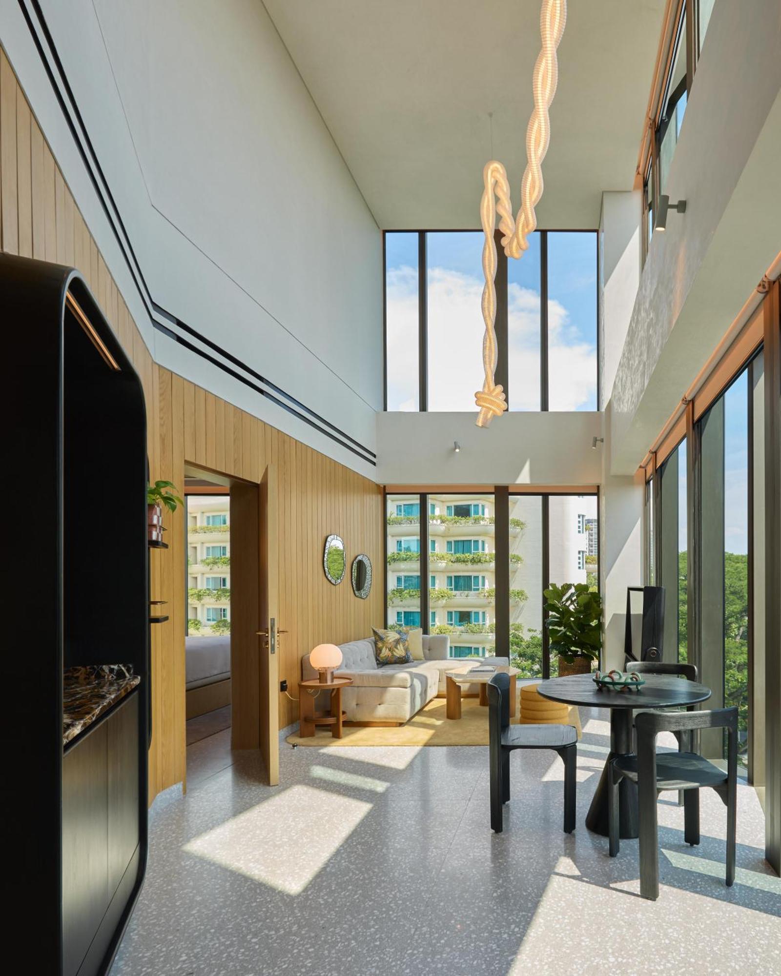 The Standard, Khách sạn 5*